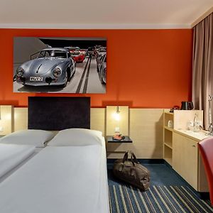 Standard Room Queen Size Bed
